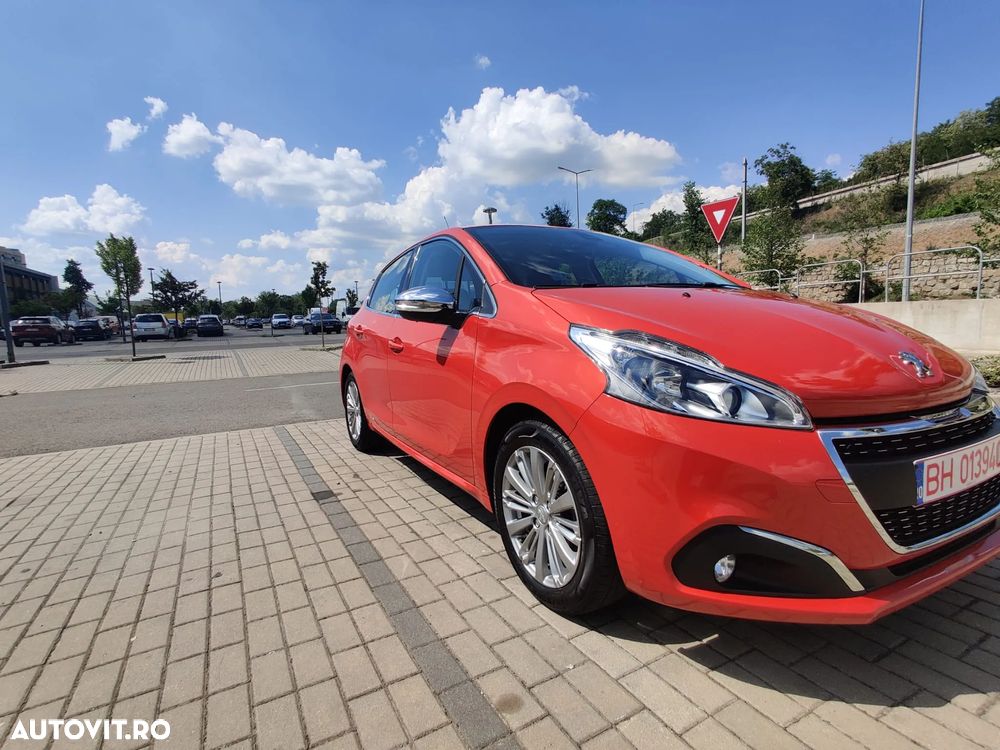 Peugeot 208 1.2 L PureTech Turbo STT Allure - 6