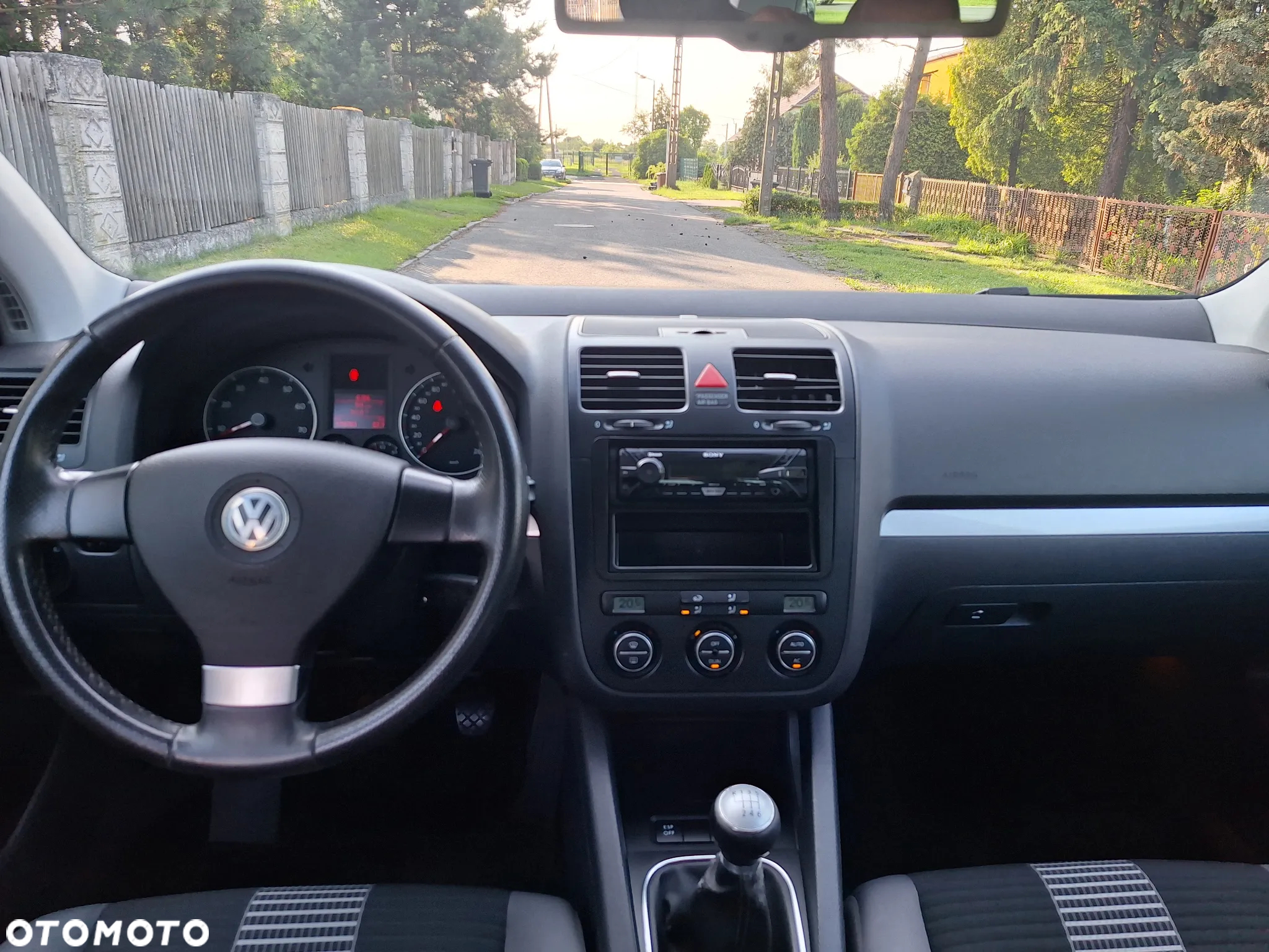 Volkswagen Golf - 16