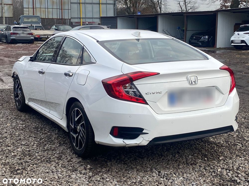 Honda Civic 1.5 T Elegance CVT - 12