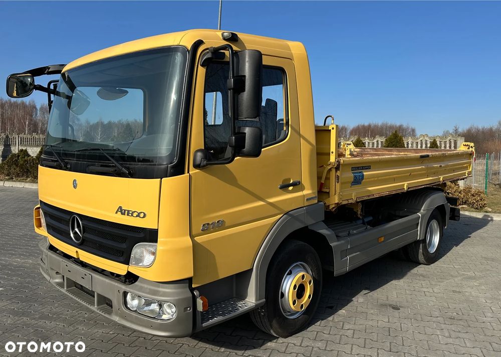 Mercedes-Benz - 3
