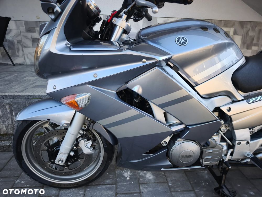 Yamaha FJR - 6