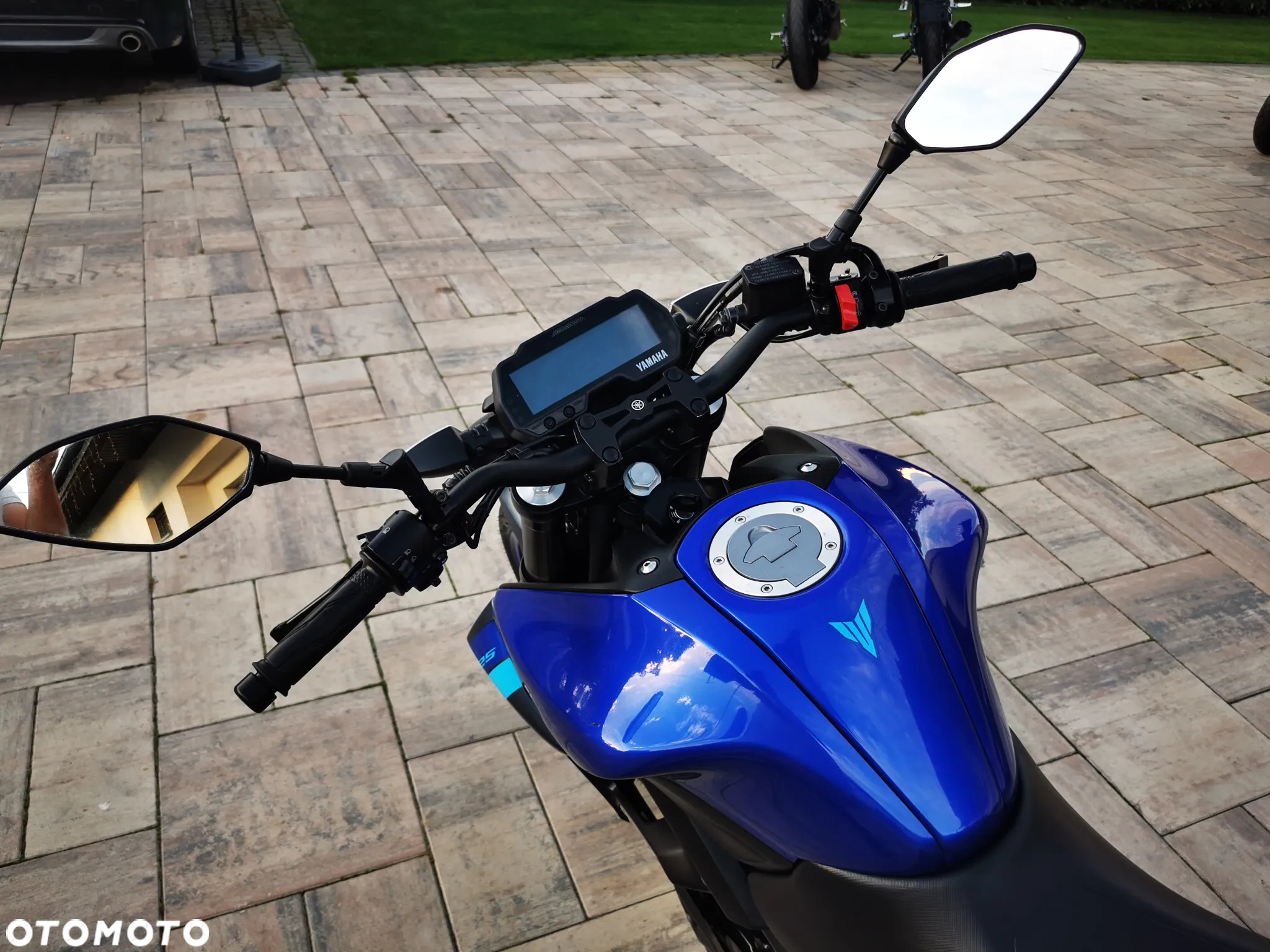 Yamaha MT - 28