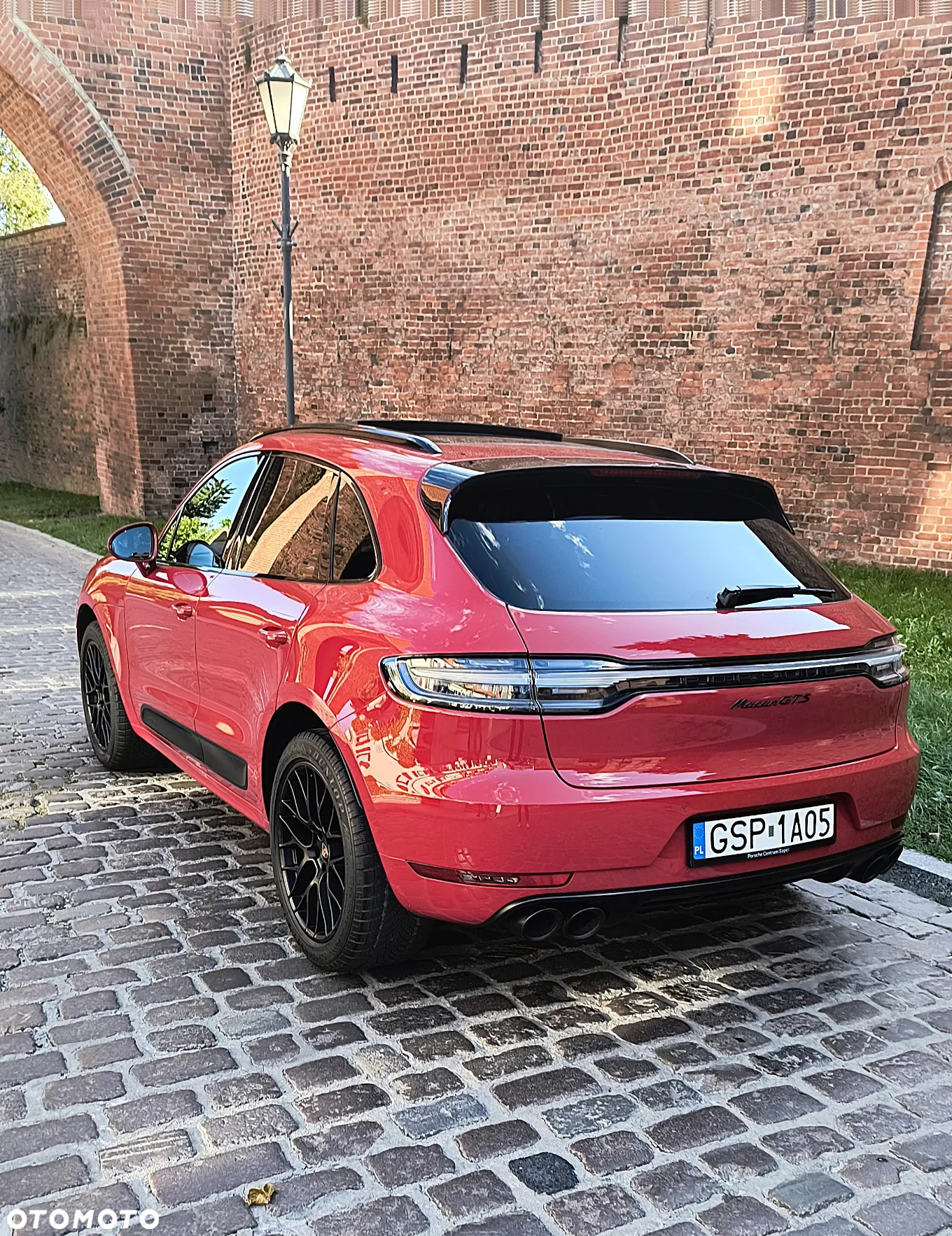 Porsche Macan Turbo - 16