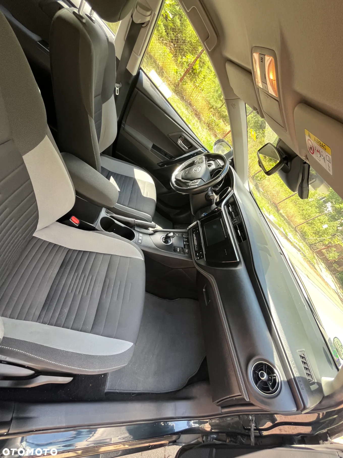 Toyota Auris Hybrid 135 Prestige - 8