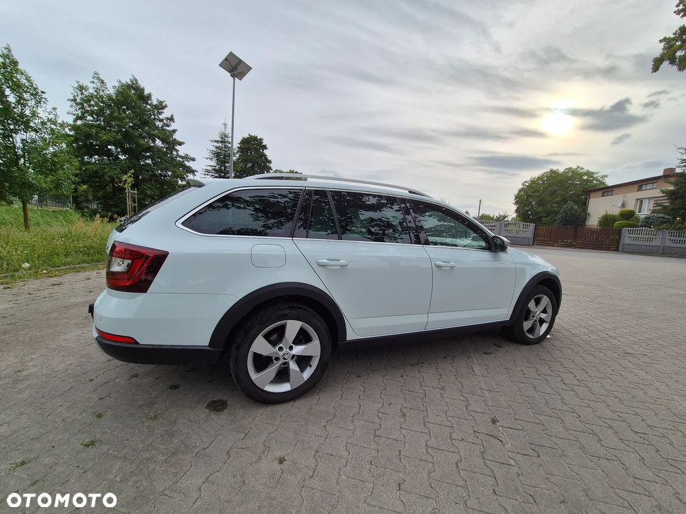 Skoda Octavia 2.0 TDI 4x4 Ambition DSG - 11