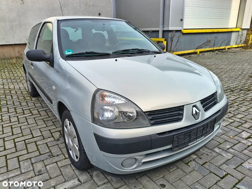 Renault Clio 1.2 16V 75 Expression - 9