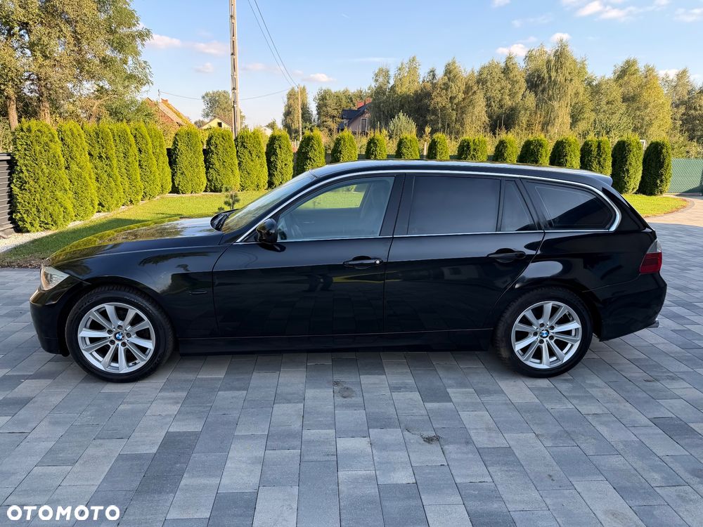 BMW Seria 3 325i Touring - 6