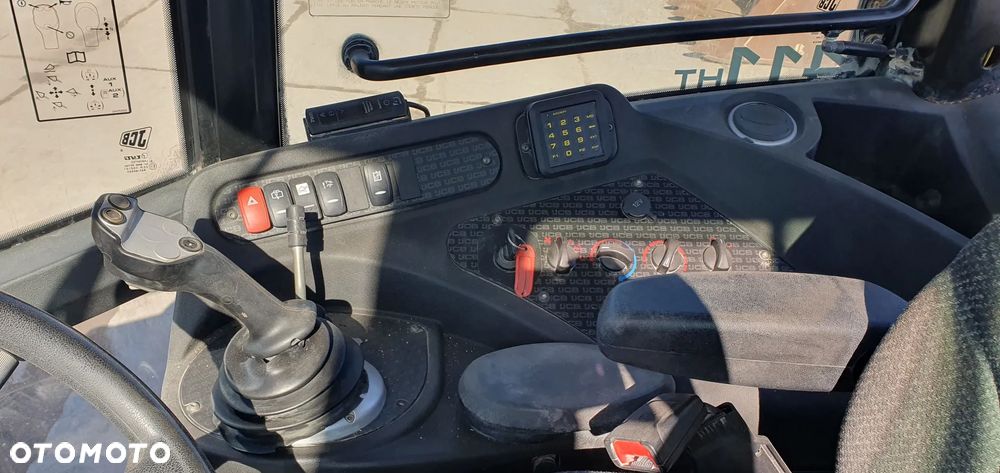 JCB 411 T4 - 7