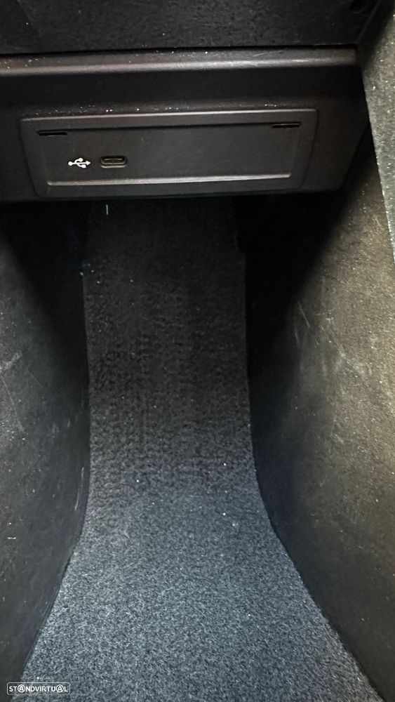 Mercedes-Benz GLB 180 d Progressive - 28