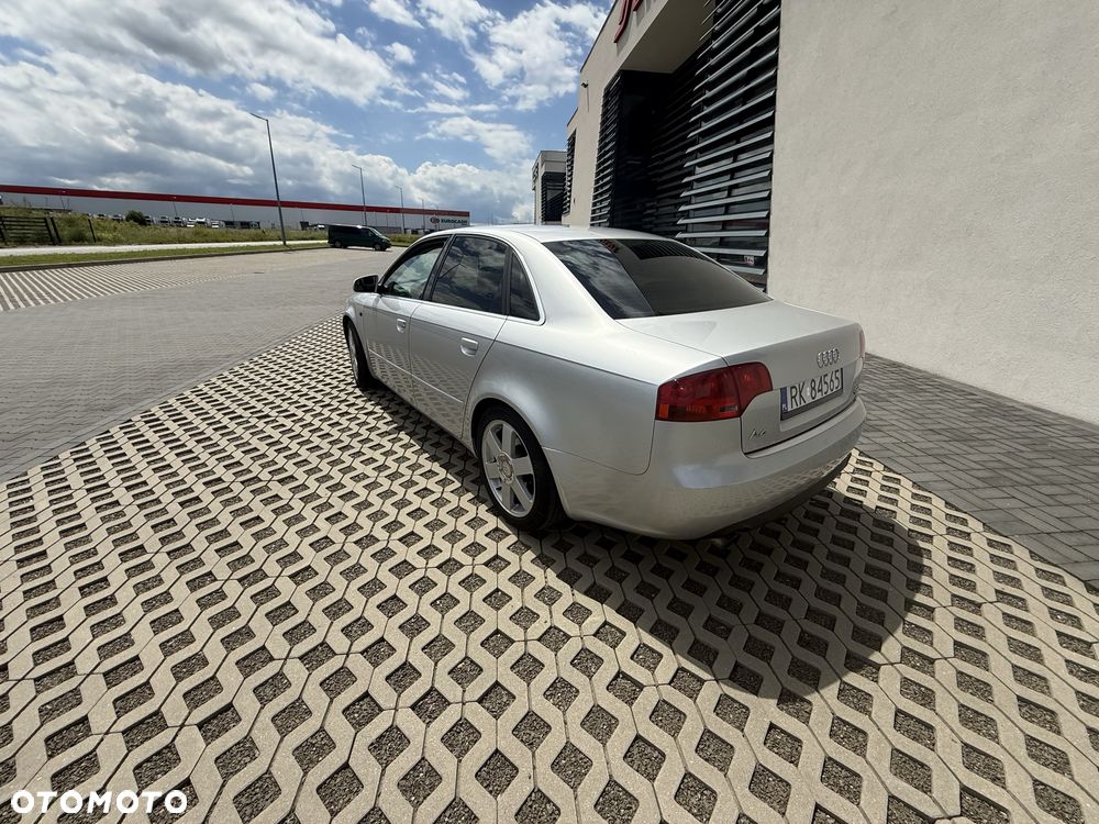 Audi A4 Limousine - 7