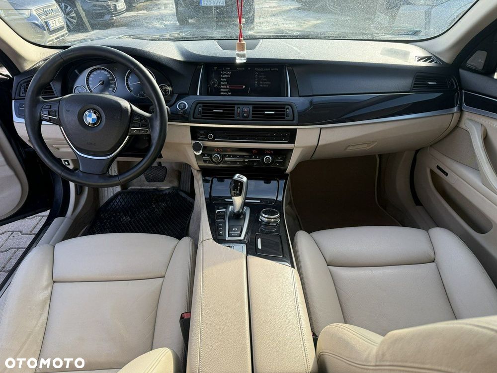 BMW Seria 5 528i xDrive Luxury Line - 5