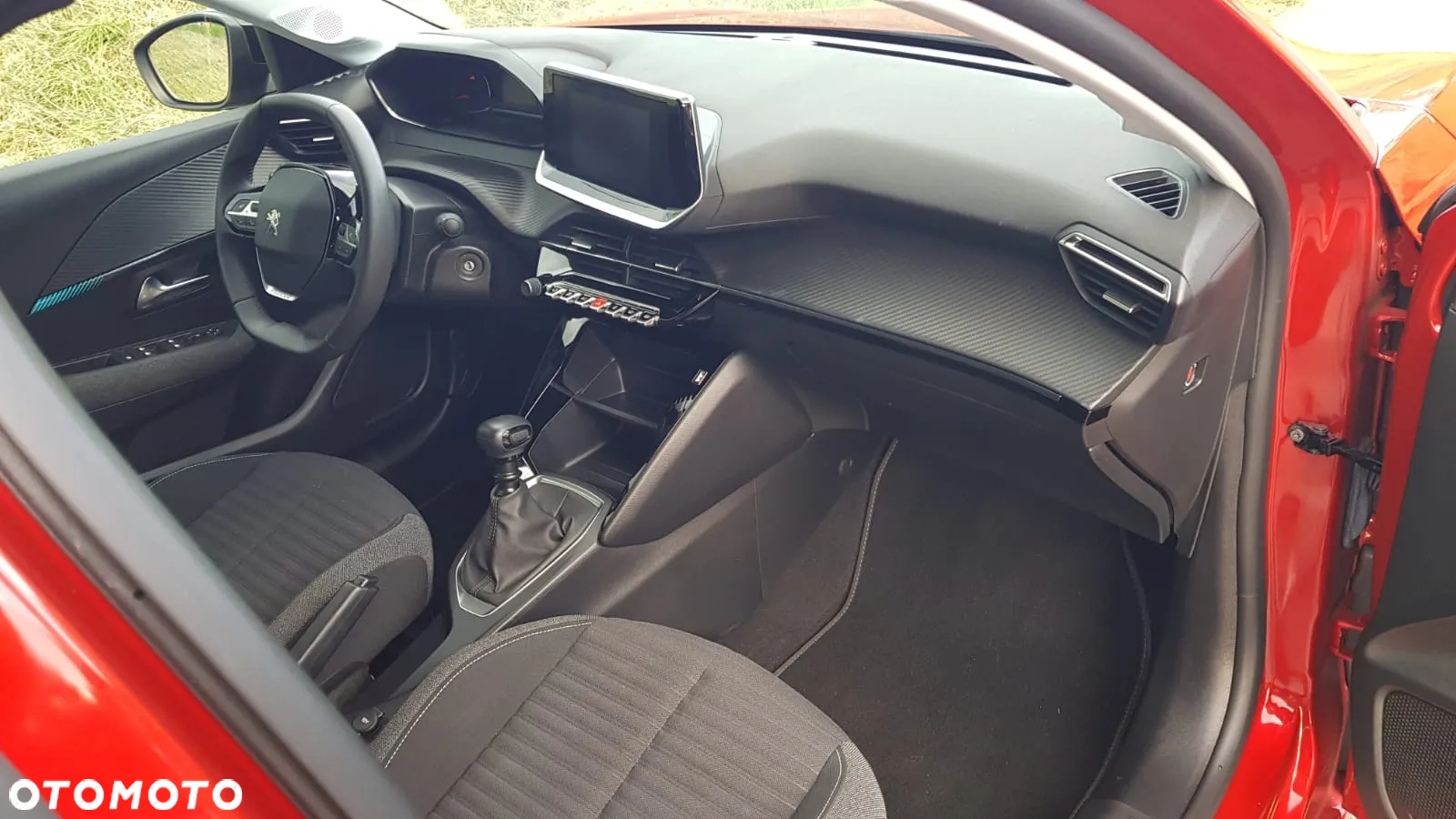 Peugeot 208 - 14