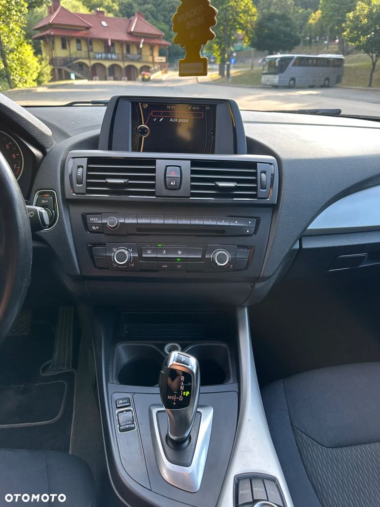 BMW Seria 1 125i - 4