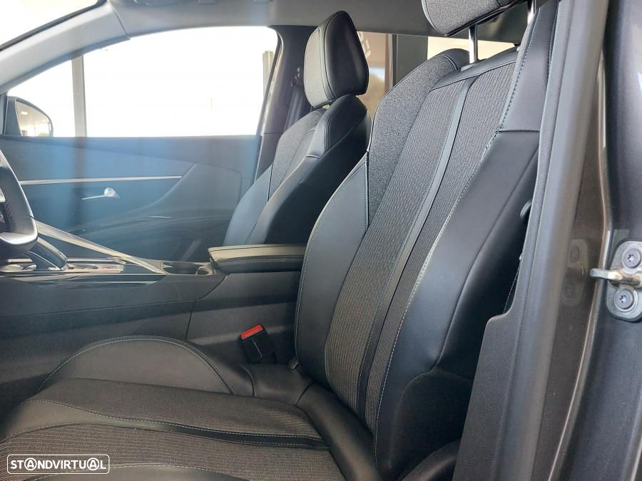 Peugeot 5008 1.2 PureTech Allure EAT8 - 18