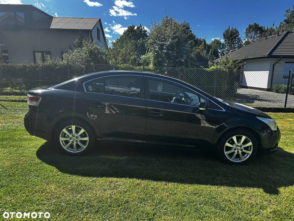 Toyota Avensis 2.0 Premium - 6