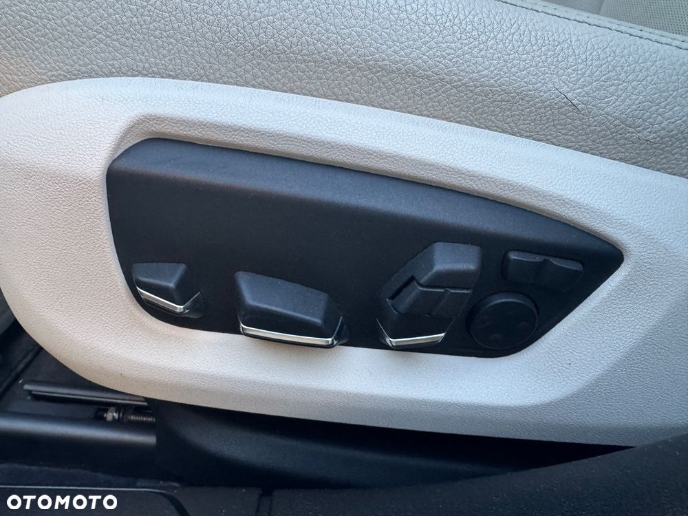 BMW Seria 7 740d xDrive - 17