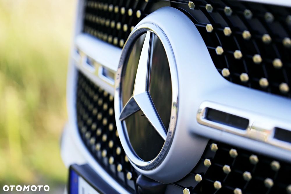 Mercedes-Benz GLB 200 4-Matic AMG Line 8G-DCT - 32
