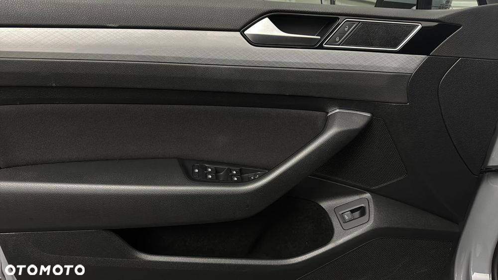 Volkswagen Passat 2.0 TDI EVO Business DSG - 11