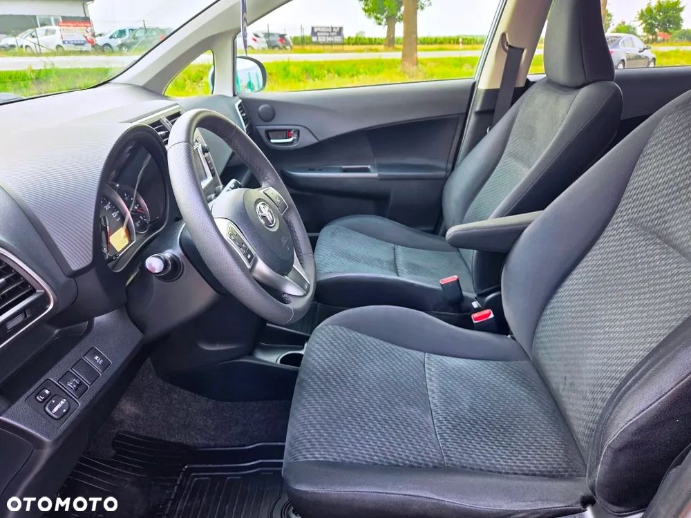 Toyota Verso S 1.33 Premium - 23