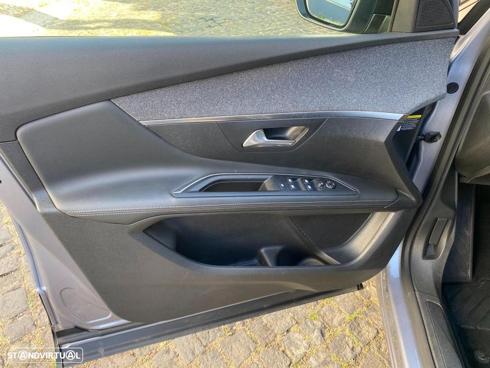 Peugeot 3008 PureTech 130 Stop & Start EAT6 Allure - 11
