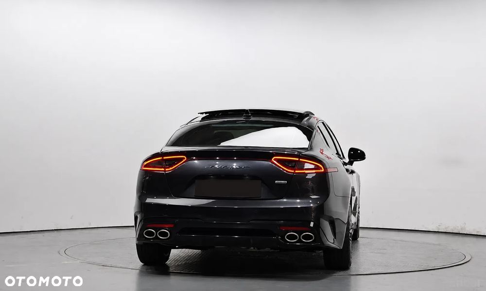 Kia Stinger - 5
