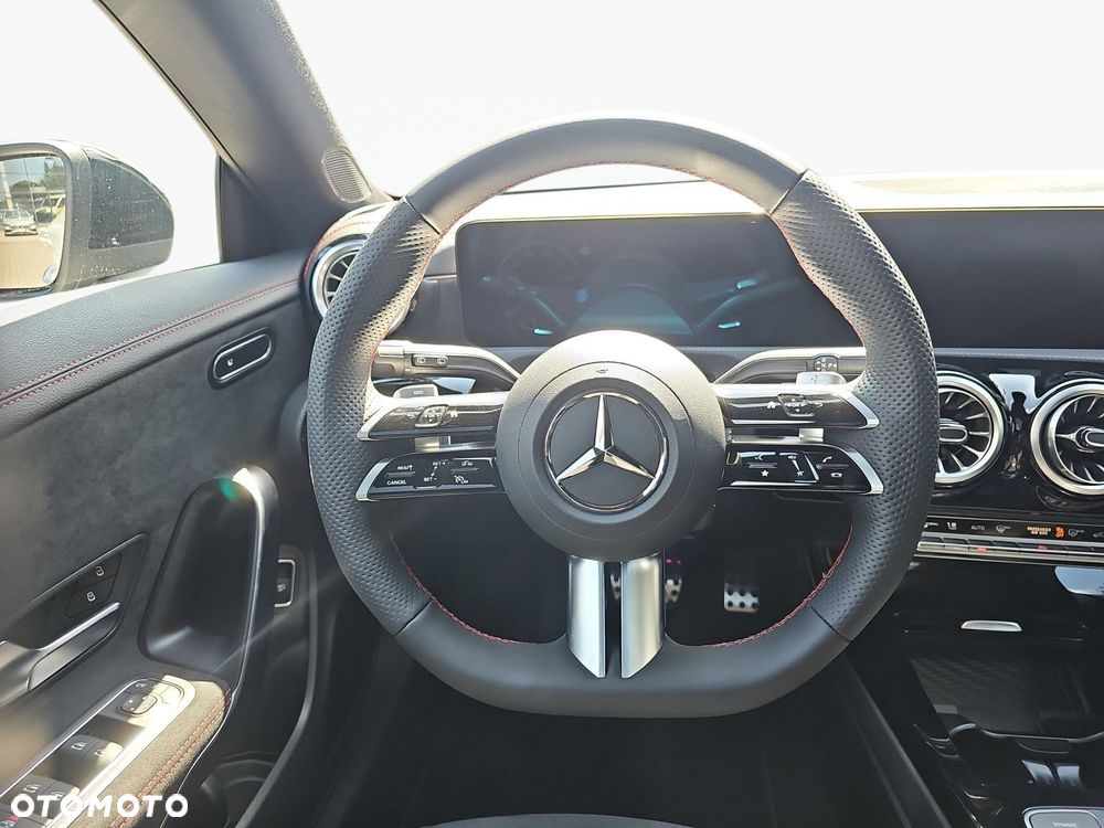 Mercedes-Benz CLA 200 AMG Line 7G-DCT - 15