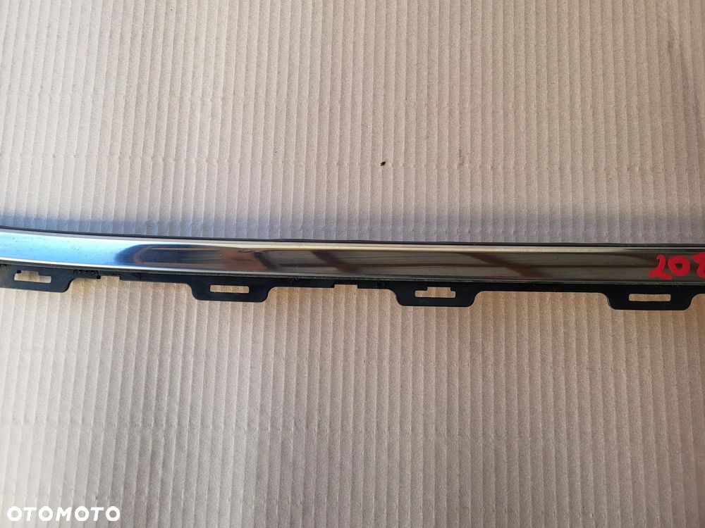 Listwa zgarniająca drzwi prawy tył CHROM Peugeot 208 - 3