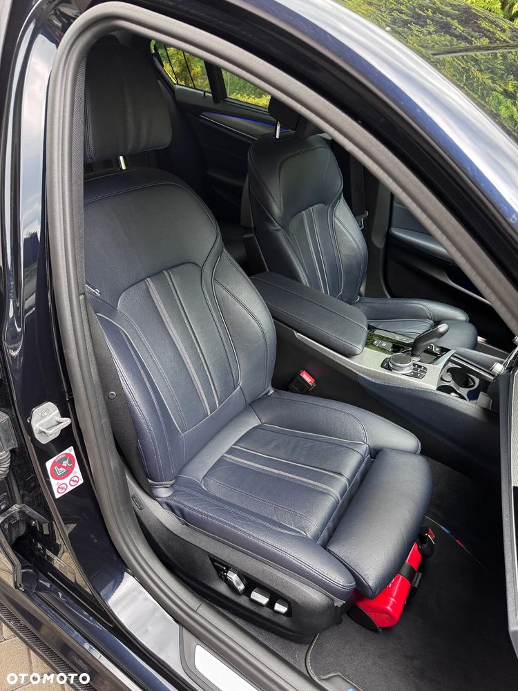 BMW Seria 5 520d xDrive M Sport sport - 32