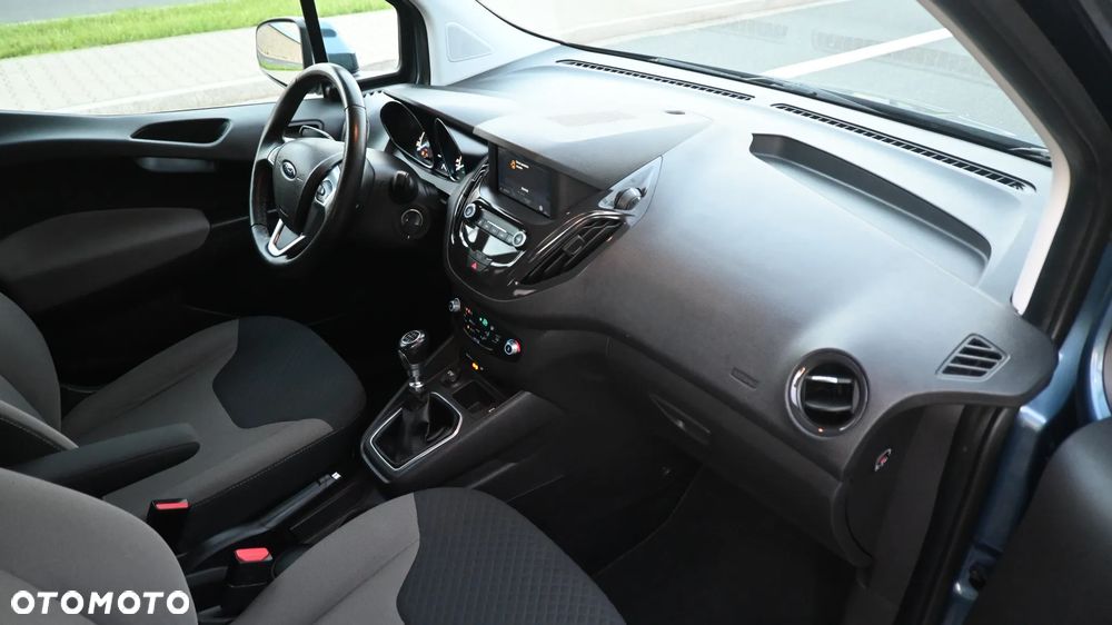 Ford Tourneo Courier 1.0 EcoBoost Titanium - 29