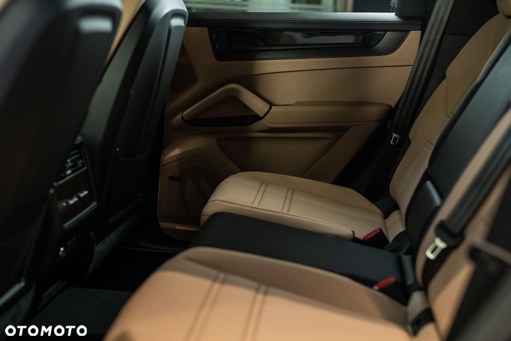 Porsche Cayenne Black Edition - 25