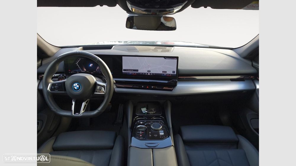 BMW 530 e Pack Desportivo M - 11