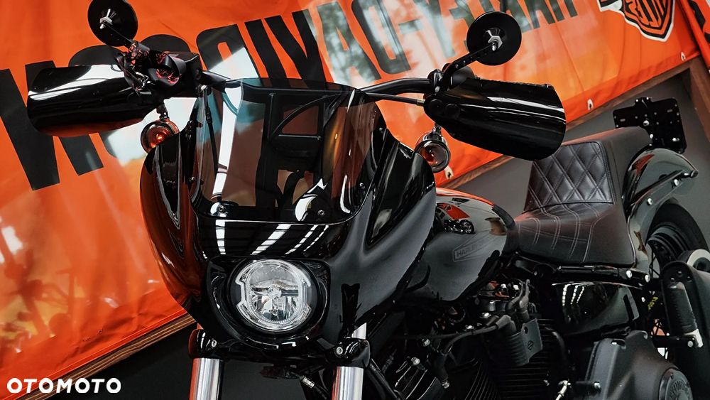Harley-Davidson Softail Street Bob - 23