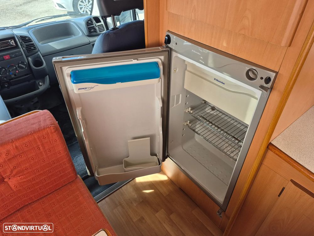 Sky Capuchine FIAT DUCATO 2.8 JTD  - SKY - 7 LUGARES - 6 DORMIDAS - 21