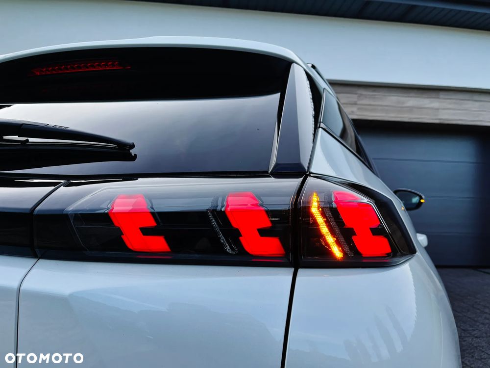 Peugeot 2008 1.2 PureTech Allure S&S - 14
