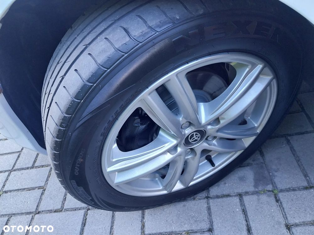 Toyota Auris 1.33 Dual-VVT-i Cool - 9