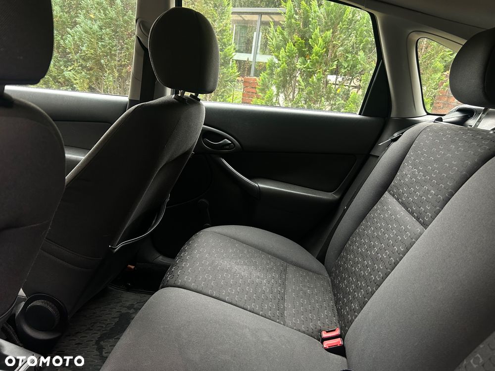 Ford Focus 1.6 X100 - 10