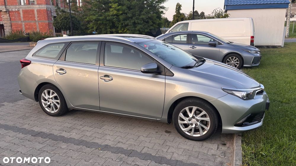 Toyota Auris 1.4 D-4D Comfort - 2