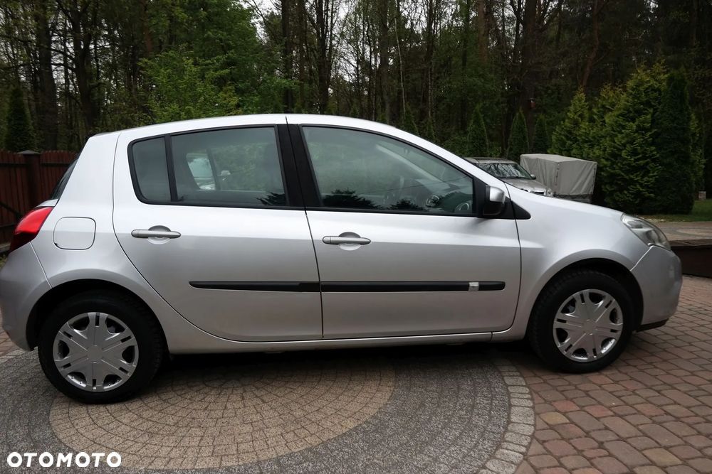 Renault Clio 1.2 16V Alize - 5