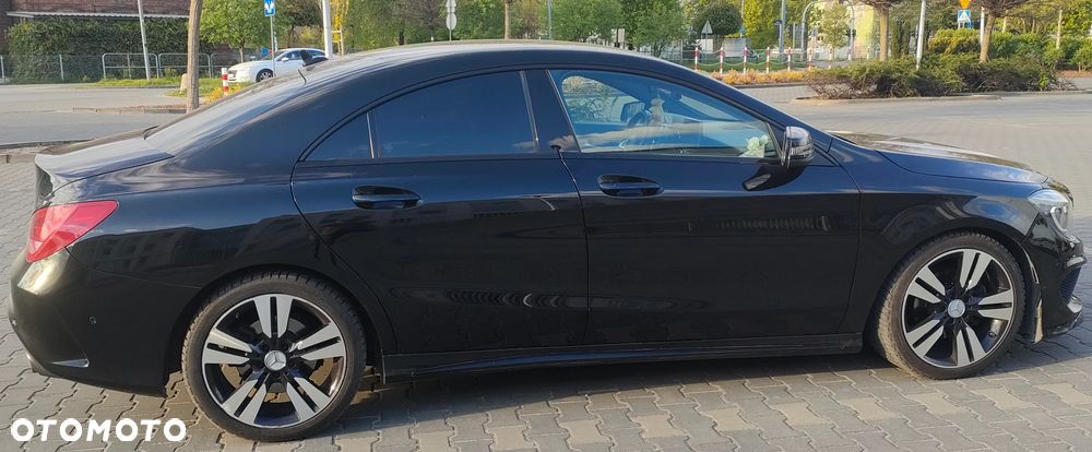 Mercedes-Benz CLA 200 7G-DCT - 2