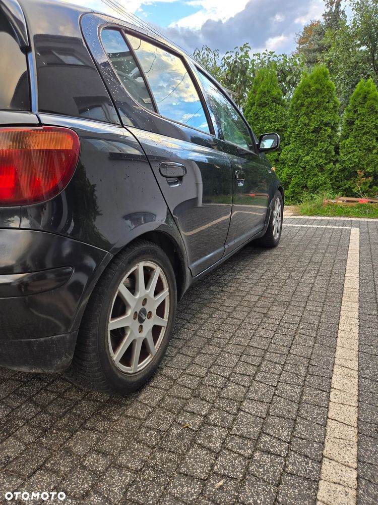 Toyota Yaris 1.3 VVT-i Sol - 3