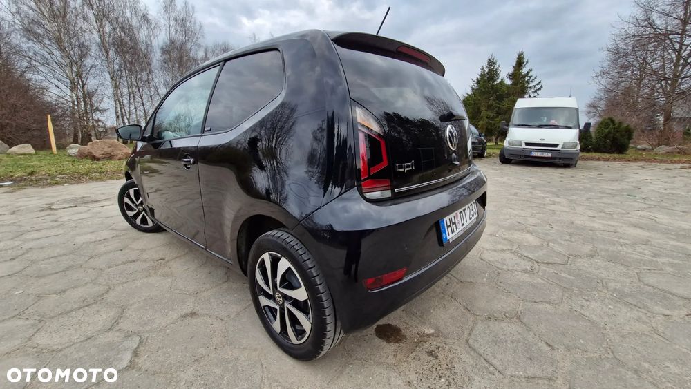 Volkswagen up! Active - 4