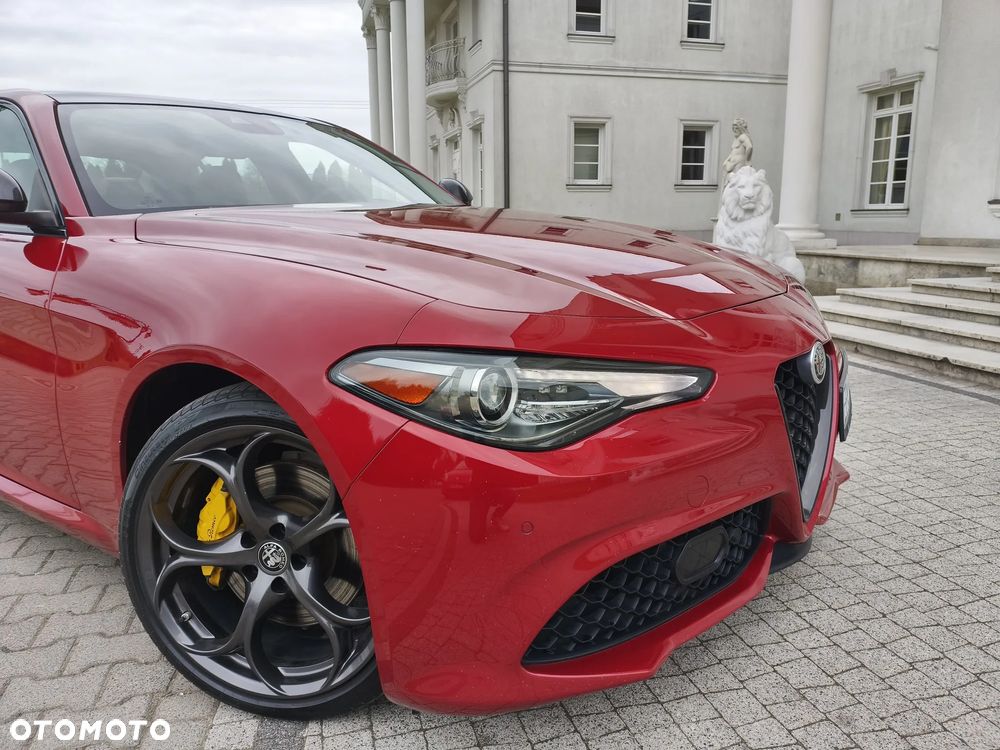 Alfa Romeo Giulia 2.0 Turbo 16V AT8-Q4 Competizione - 18