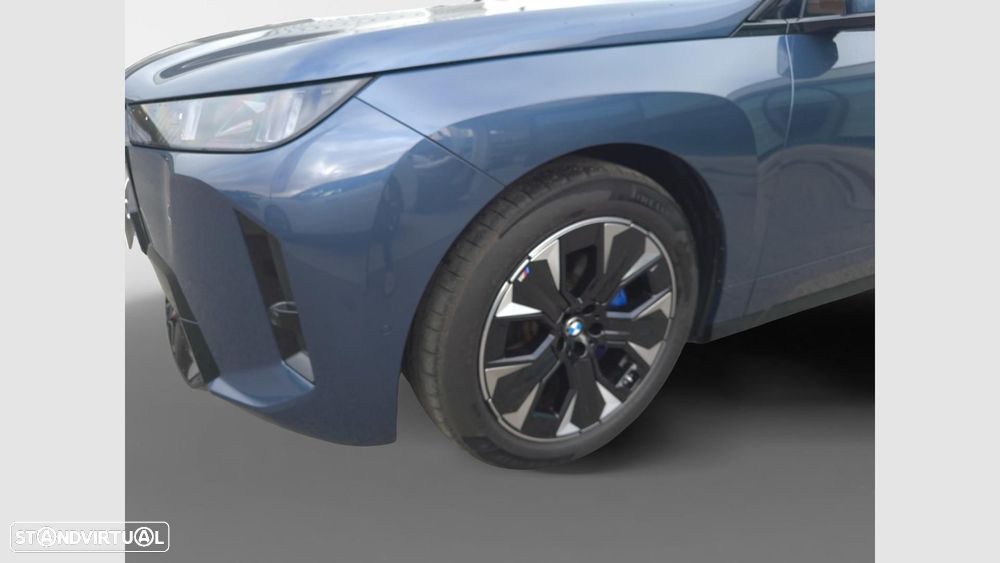 BMW iX xDrive 45 Pack Desportivo - 16