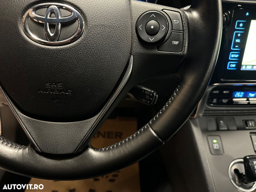 Toyota Auris 1.8 VVT-i Hybrid Automatik Touring Sports Team Deutschland - 16