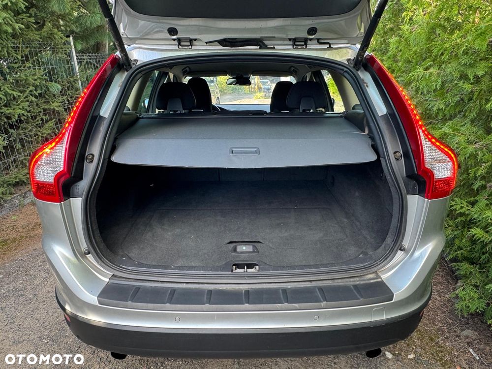 Volvo XC 60 T5 Powershift Momentum - 8