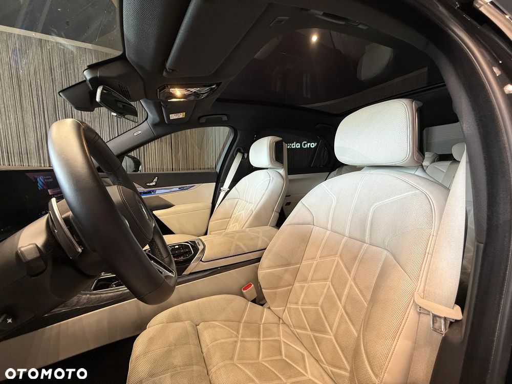 BMW Seria 7 740d xDrive mHEV sport - 16