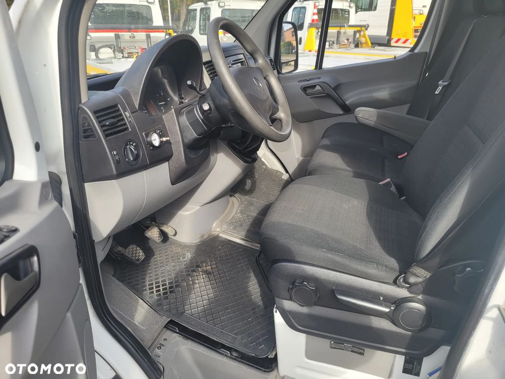 Mercedes-Benz Sprinter - 37