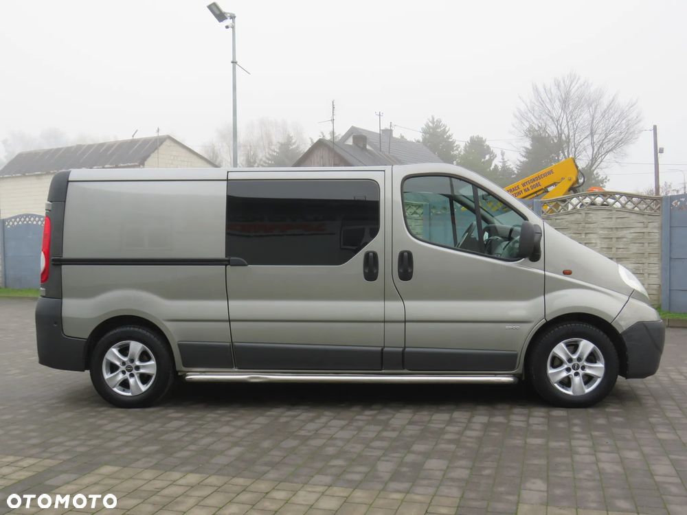 Opel Vivaro Long 2.5CDTI 145Ps *Brygadówka 6 osób*Automat* - 13