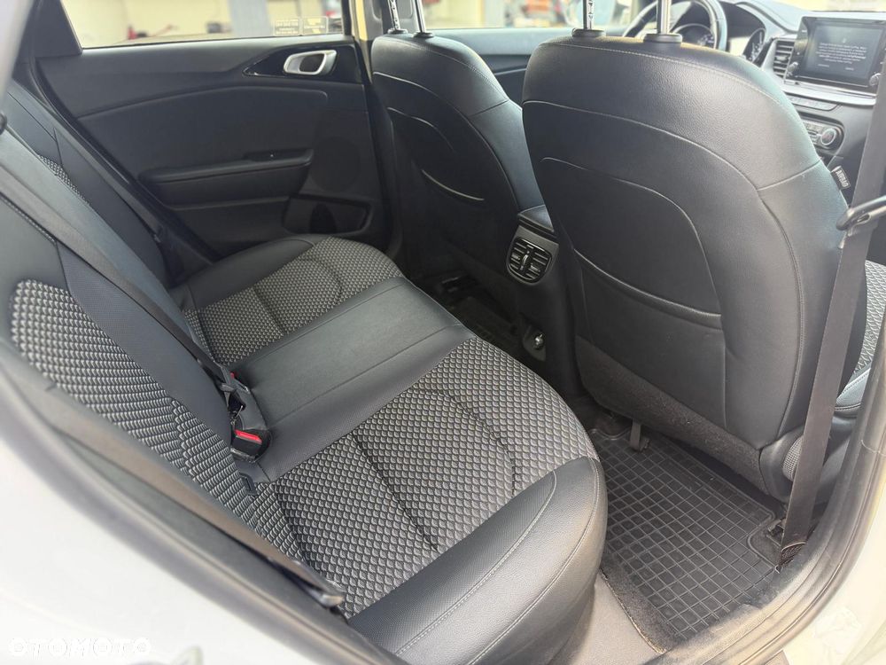 Kia Ceed 1.5 T-GDI L Business Line - 15