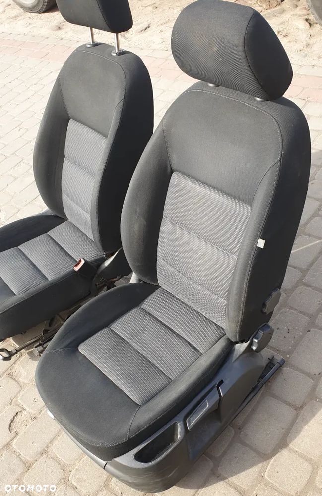 FOTEL PRZÓD PRAWY SKODA OCTAVIA II - 7